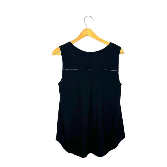 AMANDA UPRICHARD V Neck Minimalist Sleeveless Rounded Hem Tank Top Blouse - Picture 4 of 8